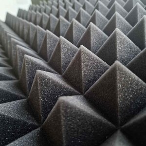 Akustický pěnový panel 30x30x6 cm, barva šedá, pyramidy Akustický pěnový panel 30x30x6 cm, barva šedá, pyramidy