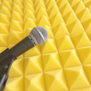 Akustický pěnový panel 30x30x4 cm, barva žlutá, pyramidy Akustický pěnový panel 30x30x4 cm, barva žlutá, pyramidy